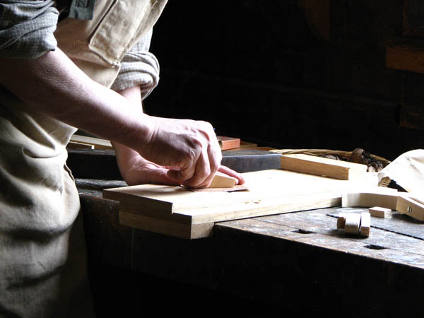 Nacemos de la influencia y formación  heredada en el sector de la <strong>carpintería de madera y ebanistería  en Bisbal del Penedès (La).</strong>